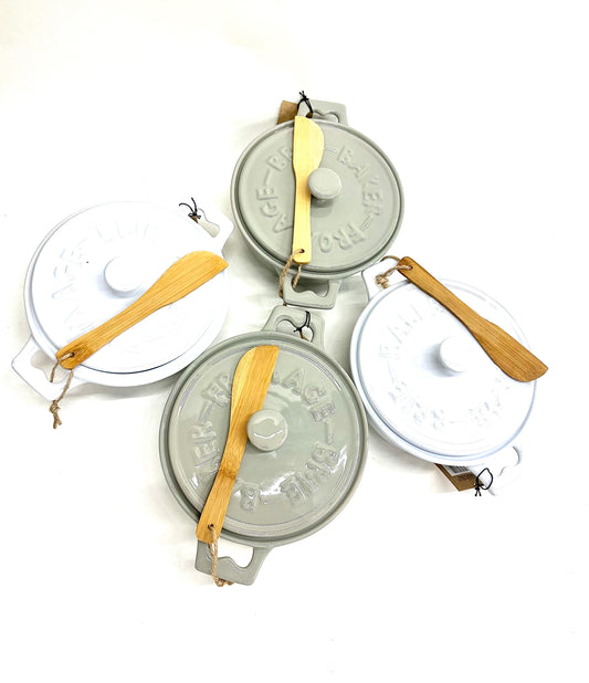 Brie Baker with Lid and Spreader