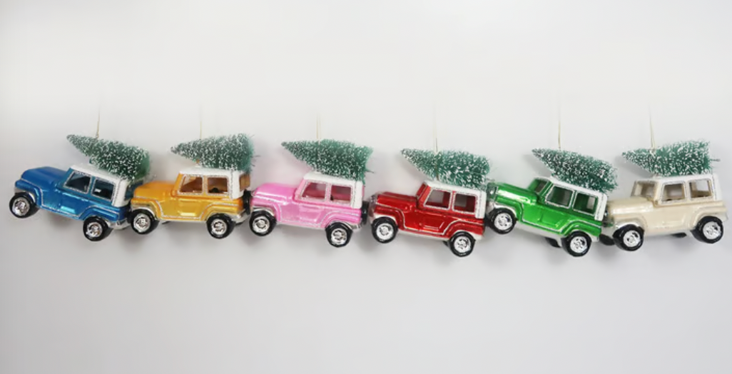 Jeep w/ Tree Ornament Glass 4.25"