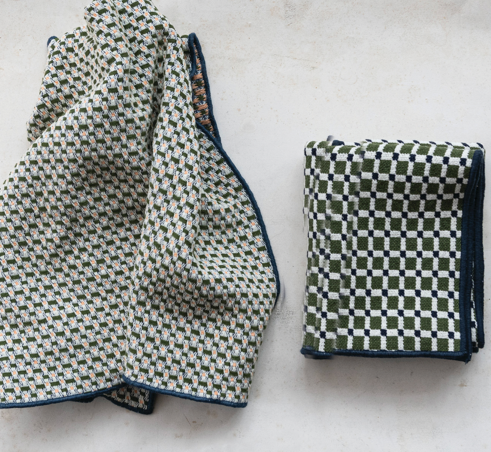 Tea Towel with Pattern and Edge